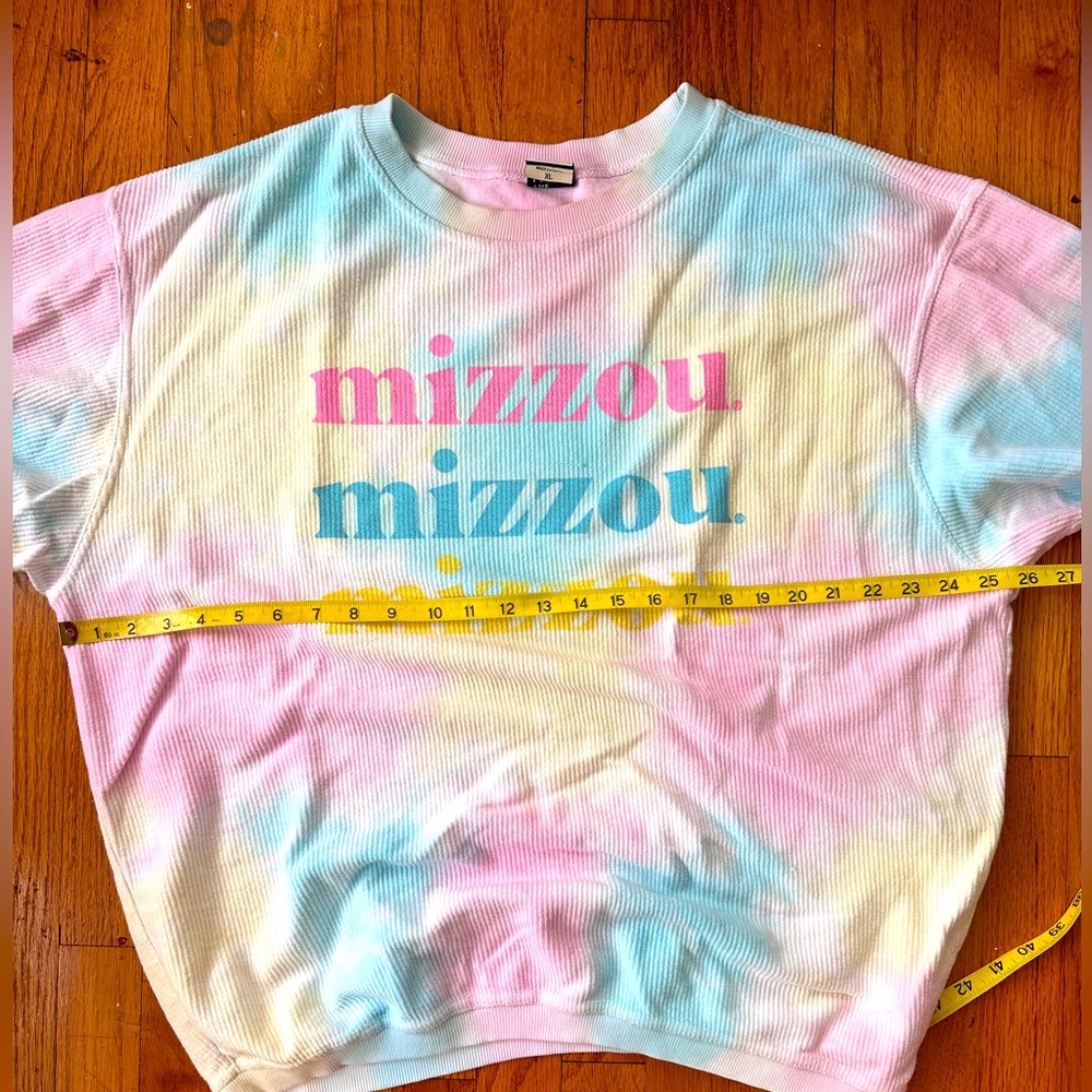 Thermal MIZZOU Sweatshirt in pastels. Size xl.